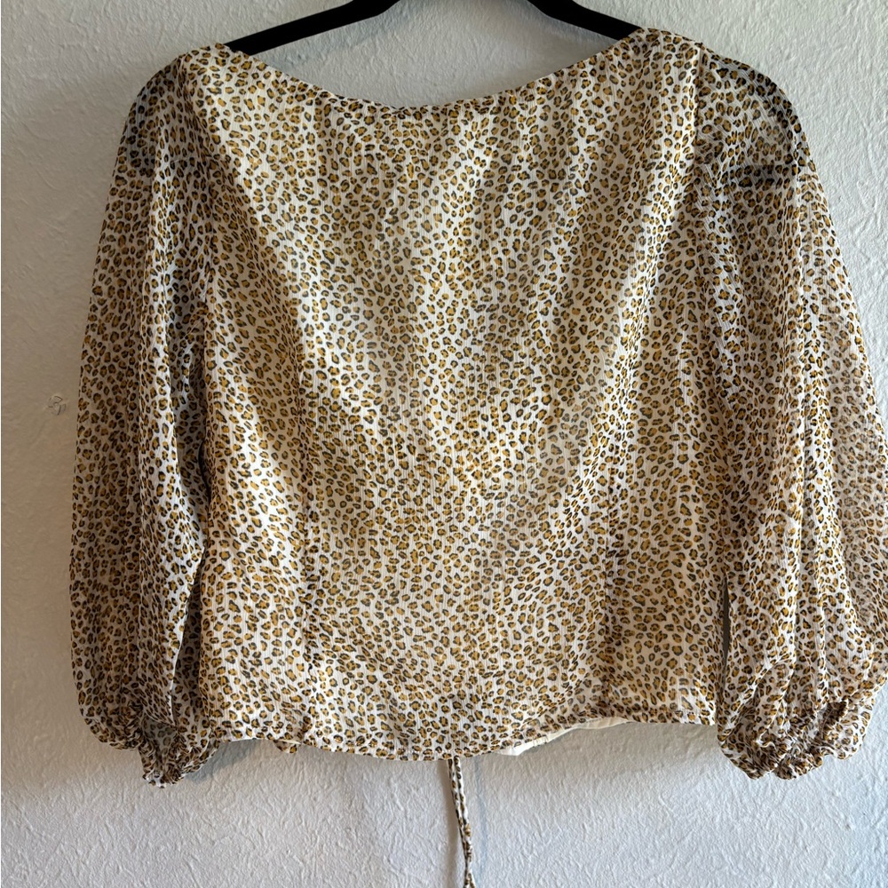 Here comes the sunshine Leopard Print Blouse size L - Picture 3 of 6
